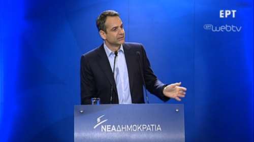 Ο πιτσιρικάς που έκλεψε το χειροκρότημα στην ομιλία Μητσοτάκη στη Μυτιλήνη