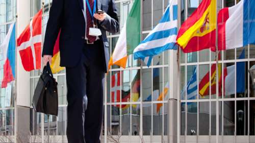 Süddeutsche Zeitung: 100 ειδικοί ετοιμάζουν τα ευρωομόλογα