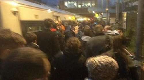 Έκρηξη σε τρένο στο ανατολικό Λονδίνο, αρκετοί τραυματίες