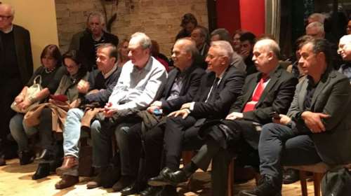 Σταύρος και «κίνηση των τριών» στη σύναξη των ΜΕΤΑρρυθμιστών