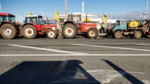 Ανεβάζουν «στροφές» οι αγρότες: Συνάντηση με Τσίπρα ή μπλόκα παντού