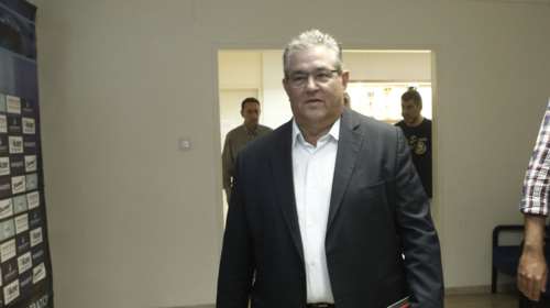 Η κυβέρνηση έχει μάθει καλά να εκβιάζει το λαό για τα μέτρα