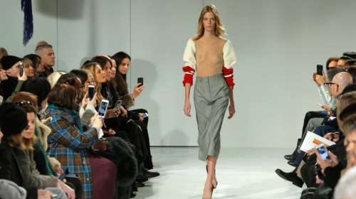 NY Fashion Week με πολιτικό μήνυμα. Το μεγάλο χαστούκι της μόδας στον Τραμπ