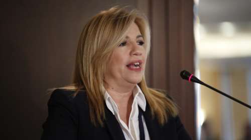 Γεννηματά για Τσίπρα: Δεν θα τον σώσει ο κυνισμός του