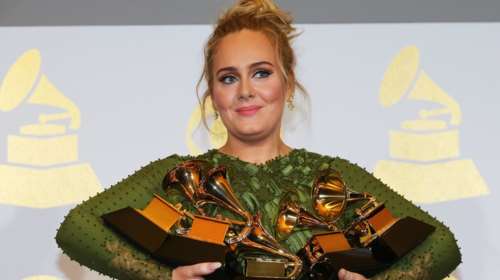 Tα πήρε όλα: Πέντε Grammy στην Αdele, δύο στην Μπιγιονσέ
