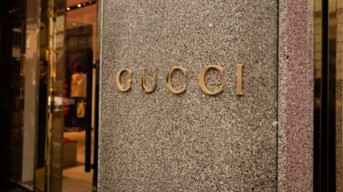 Διαψεύδει ο Gucci εφημερίδα για προσφορά χρημάτων στην Αθήνα
