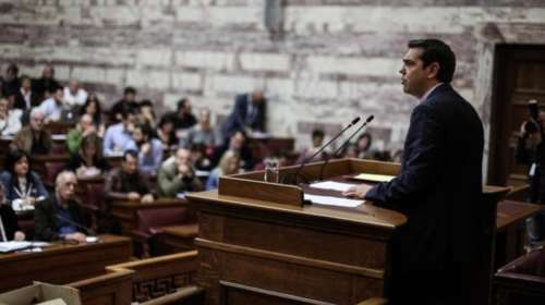 Μαξίμου σε βουλευτές: Όποιος διαφωνεί παραδίδει την έδρα