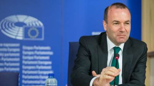 Βέμπερ: Να μην αποφασίζει ο Τραμπ για το μέλλον της Ελλάδας