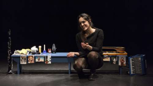 Τα «Δανεικά Παπούτσια» συνεχίζουν να &quot;περπατούν&quot; στο Θέατρο του Νέου Κόσμου