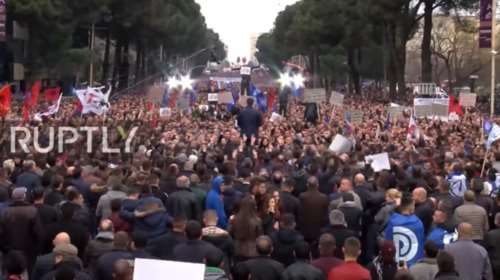 Αλβανία: Μαζικές διαδηλώσεις, ζητούν παραίτηση του Ράμα