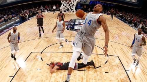 Αντετοκούνμπο: Προσπαθώ να κάνω τους Έλληνες περήφανους