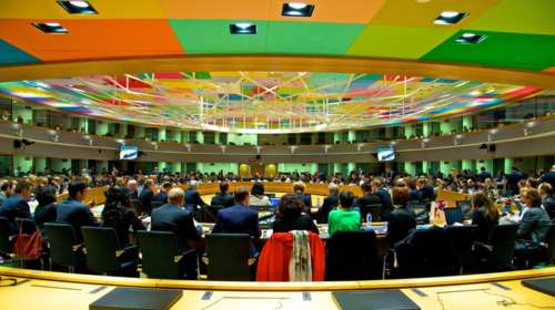 «Έντυσαν» τα μέτρα... μεταρρυθμίσεις για να επιστρέψουν οι θεσμοί