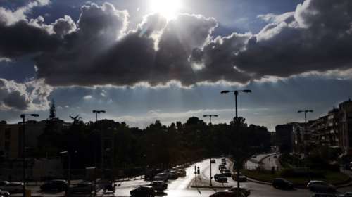 Αίθριος καιρός σήμερα με λίγες τοπικές νεφώσεις