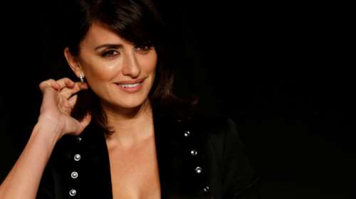 Πενέλοπε Κρουζ: Πιο αισθησιακή από ποτέ με ανδρόγυνο look