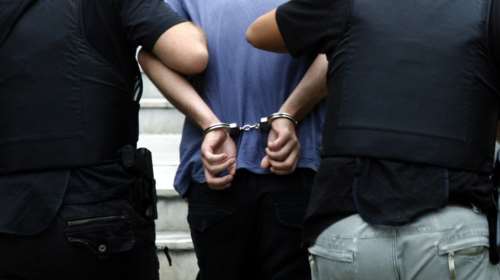 Αλγερινός ρήμαζε σταθμευμένα αυτοκίνητα στο Νέο Ψυχικό