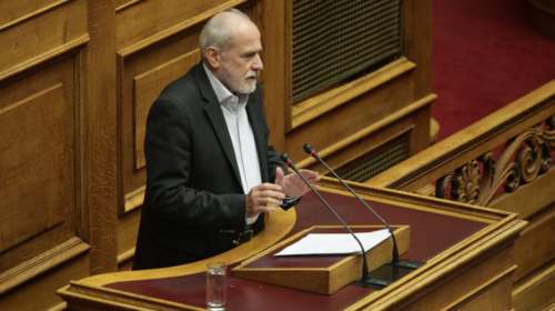 Εξηγήσεις για αφορολόγητο και συντάξεις ζητάει το ΠΑΣΟΚ