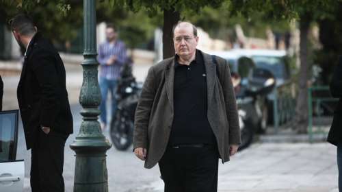 Νέες «ρουκέτες» Φίλη για διαπραγμάτευση και εξοπλιστικά