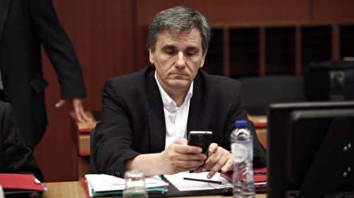 Ηχηρή απουσία Τσακαλώτου σήμερα από τη Βουλή