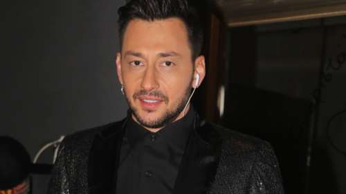 Στο νοσοκομείο μετά από ατύχημα ο Πάνος Καλίδης - τον καταπλάκωσε το ΙΧ του