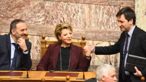 Το φάουλ της Γεροβασίλη στη Βουλή που εντόπισε ο Λοβέρδος