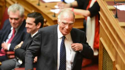 Λεβέντης σε γραμμή... Μαξίμου: Όποιος καταψηφίσει να παραιτηθεί