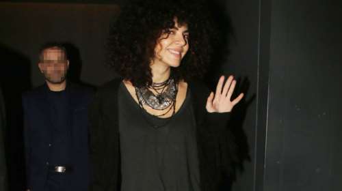 Μαρία Σολωμού: Νυχτερινή έξοδος στον Μουζουράκη με σούπερ μίνι