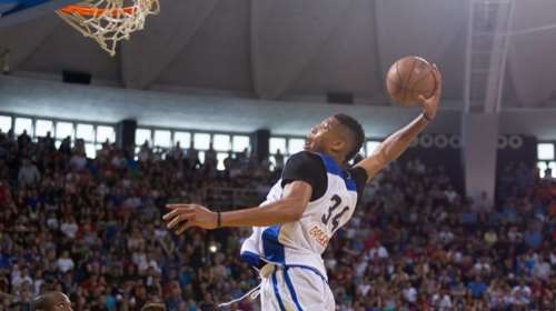 Η εξαιρετική εμφάνιση του Αντετοκούνμπο δεν οδήγησε σε νίκη