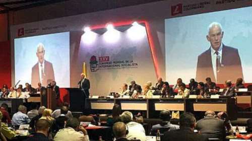 Επανεξελέγη πρόεδρος της Σοσιαλιστικής Διεθνούς ο Παπανδρέου