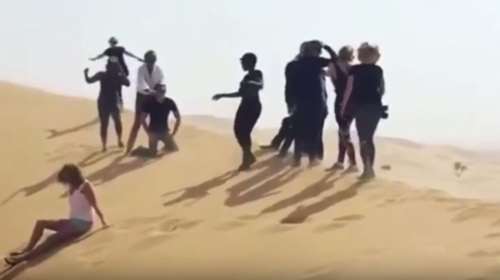 Ροντ Στιούαρτ: Σάλος με βίντεο όπου μιμείται αποκεφαλισμό του ISIS