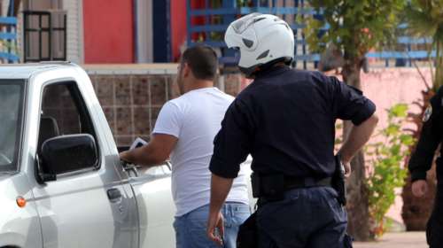 43χρονος κατήγγειλε 7 αστυνομικούς για βία,του έκαναν μήνυση