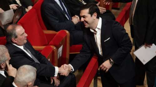 Ο Τσίπρας κολακεύει Καραμανλή-Μεϊμαράκη,«θάβει» Κυριάκο