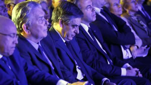 Υπ&#39; ατμόν ο Φιγιόν στη Γαλλία, το 71% του ζητά να παραιτηθεί