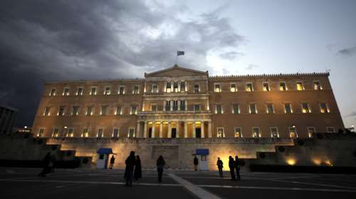 Bloomberg: αναγκαίο το QE για να βγει η Ελλάδα στις αγορές