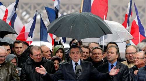 Απτόητος ο Φιγιόν κάνει συγκεντρώσεις,ούτε λέξη για απόσυρση από την κούρσα