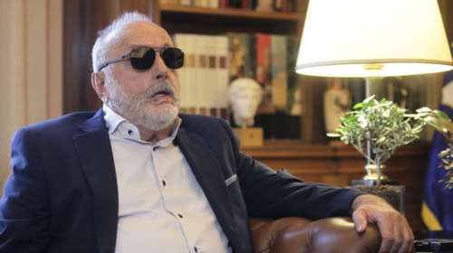 «Ύμνοι» Κουρουμπλή: Έντιμοι και πολιτικά ανδροπρεπείς οι ΑΝΕΛ