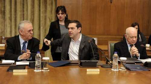 Η οικονομία σκοτώνει το "success story" της κυβέρνησης