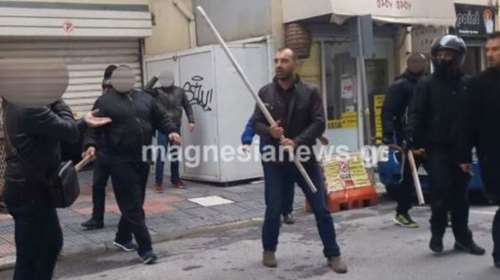 Αντιεξουσιαστές τρέπουν σε φυγή Κασιδιάρη &amp; Ηλιόπουλο video