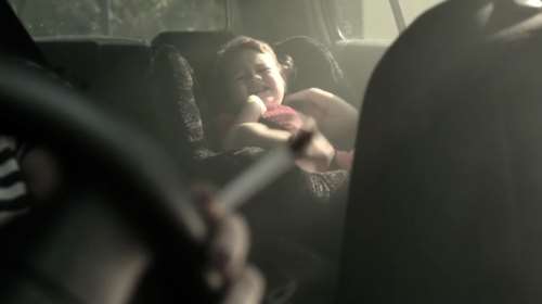 Τέλος στο κάπνισμα στο αυτοκίνητο όταν υπάρχουν μέσα παιδιά