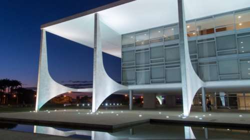 Βραζιλία: Φάντασμα «έδιωξε» το προεδρικό ζεύγος από την οικία του!