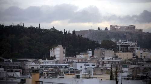 Νεφώσεις αλλά και σταδιακή βελτίωση από το απόγευμα