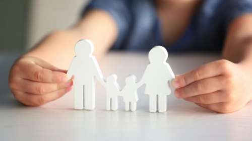 Στοιχεία-σοκ: 2.000 παιδιά εγκαταλελειμμένα σε ιδρύματα