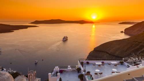 Σαντορίνη: «Υμνος» στο ταξιδιωτικό περιοδικό Travel+Leisure