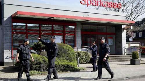 Σε εξέλιξη ομηρία σε τράπεζα στο Ντούισμπουργκ της Γερμανίας