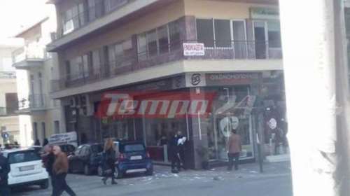 Αντιεξουσιαστές κατέλαβαν τα γραφεία του ΣΥΡΙΖΑ στην Πάτρα