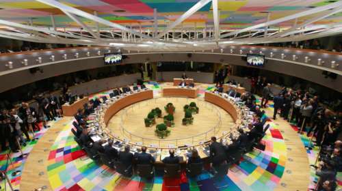 Τηλεδιάσκεψη Τσακαλώτου - Θεσμών ενόψει Eurogroup