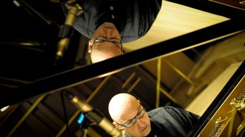 Αυτοσχεδιασμοί στο πιάνο πάνω σε μελωδίες του Sting