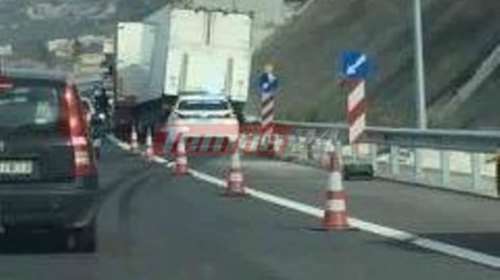 Πατρών - Κορίνθου: &quot;Δίπλωσε&quot; νταλίκα στο ύψος της Ακράτας -φωτό