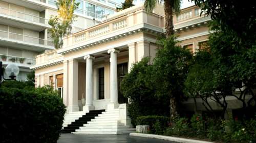 Επιβεβαιώνει η κυβέρνηση το «παιχνίδι» με τη Σύνοδο Κορυφής