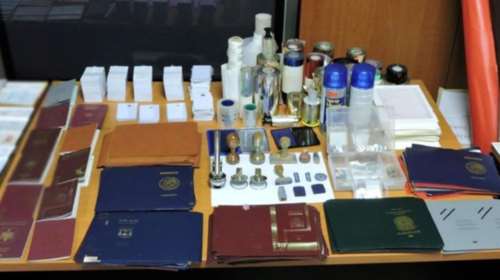 Δουλέμποροι και πλαστογράφοι διαβατηρίων στην Πλ.Εξαρχείων