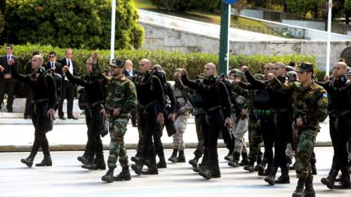 Ποιοι δρόμοι θα κλείσουν αύριο για την στρατιωτική παρέλαση